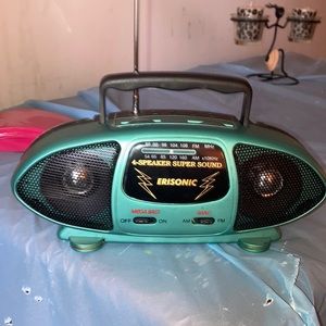 Erisonic handheld 4 speaker AM/FM radio vintage